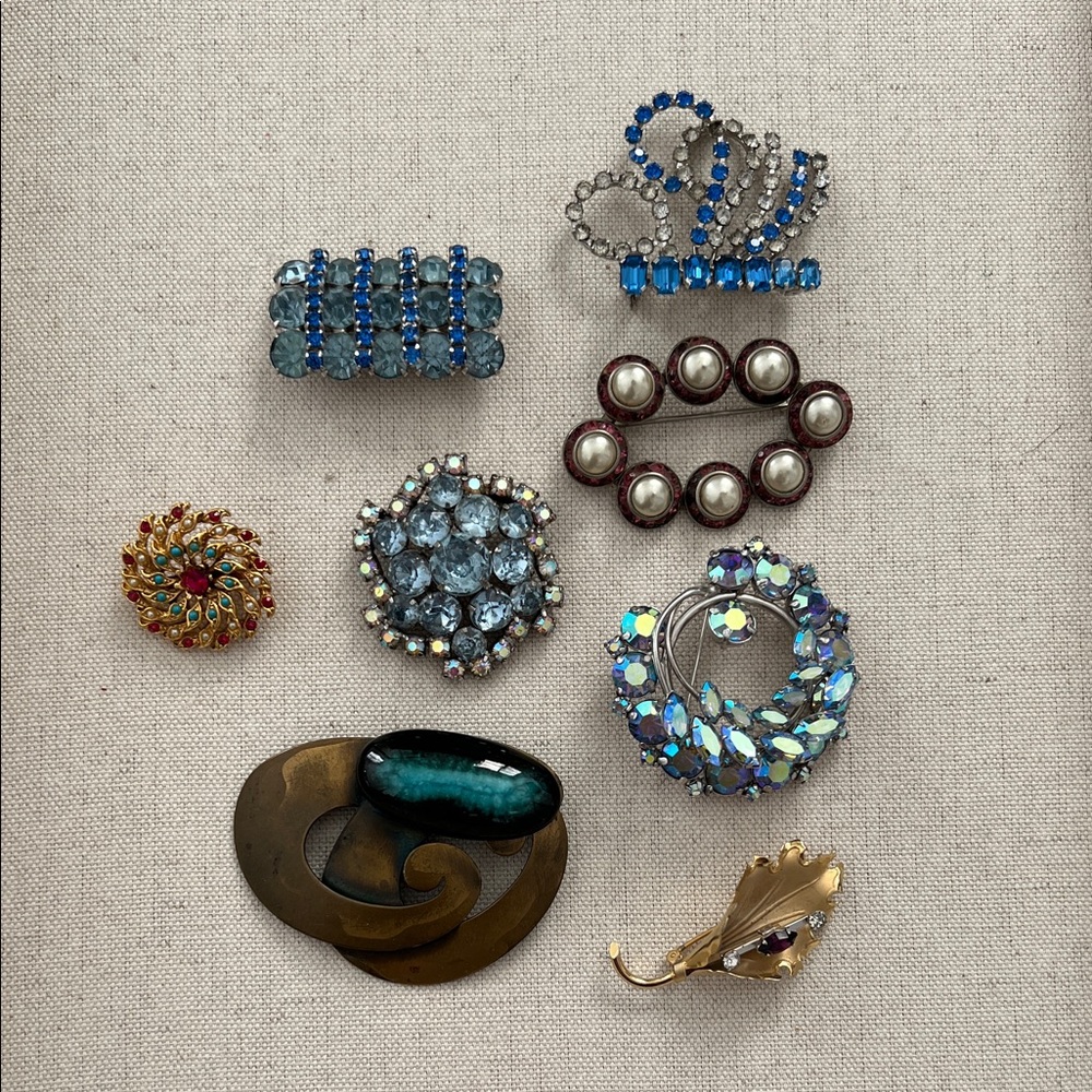 Vintage Brooches Lot